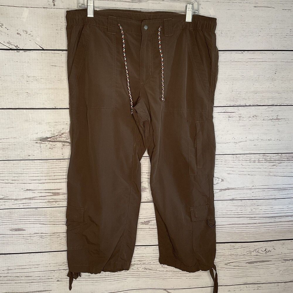 Athleta World Wide Sportsman Womens 10 Cargo Hiking Capri Pants Nylon Pockets